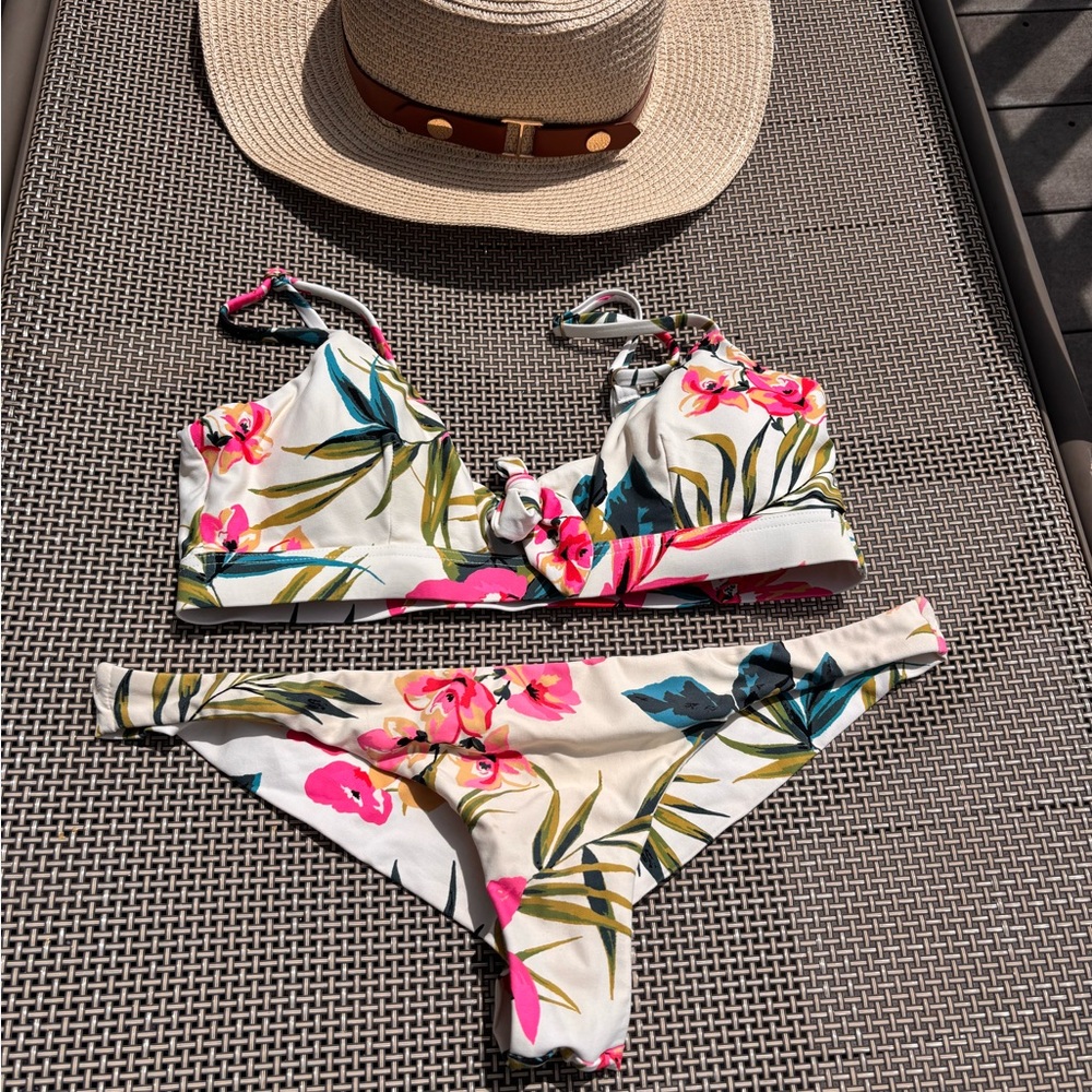 Tropical White and Pink Bikini Set with Floral Print